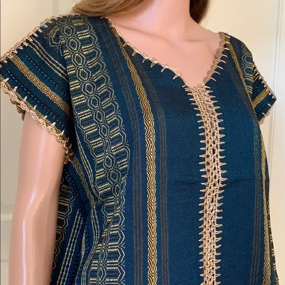 Mexican Tunic Made on a Treadle Loom. - Picture 3 of 8